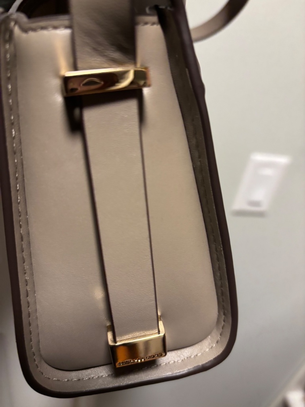 Handbag - Picture 2 of 8
